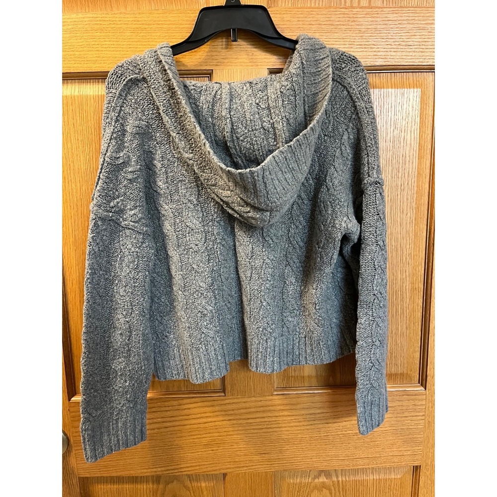American Eagle Outfitters Gray Hooded Cable Knit V-Neck Sweater Long Sleeve XS - Picture 3 of 7
